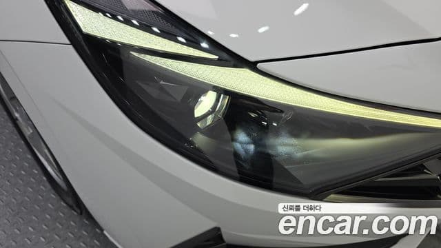 Hyundai The New Avante Hybrid 2020 — Photo 17/30