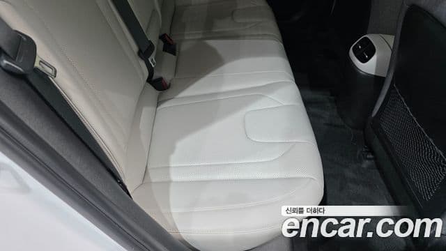 Hyundai The New Avante Hybrid 2020 — Photo 10/30