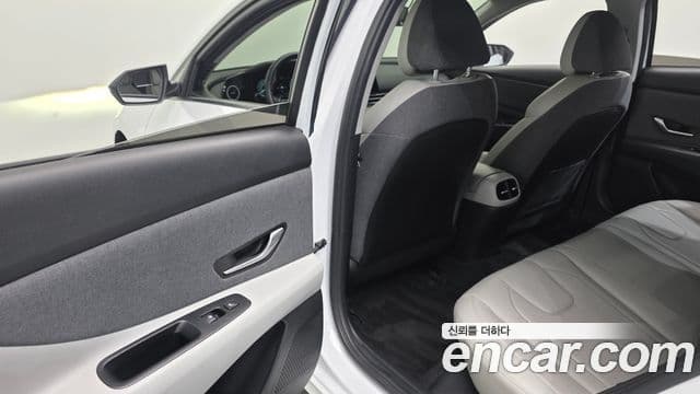 Hyundai The New Avante Hybrid 2020 — Photo 20/30