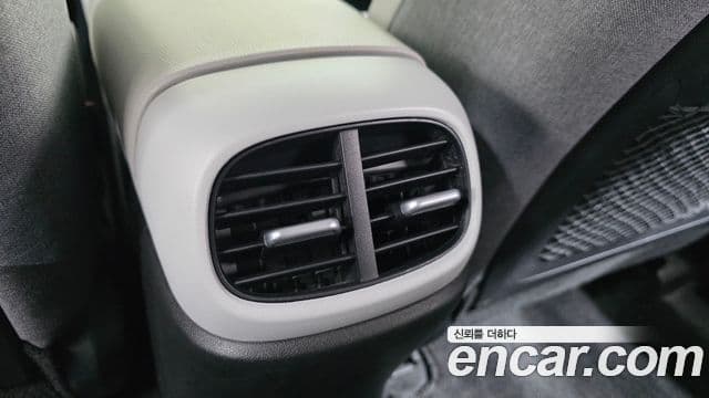 Hyundai The New Avante Hybrid 2020 — Photo 6/30