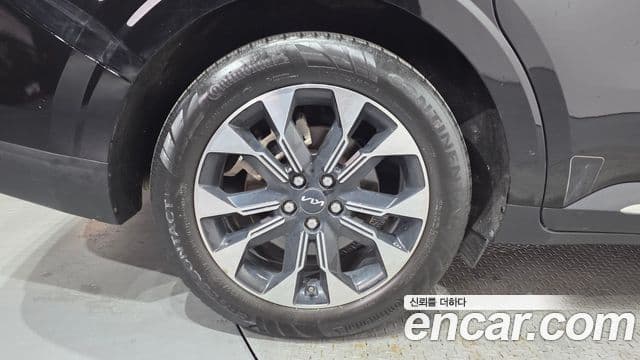 Kia Carnival 2023 — ფოტო 4/20