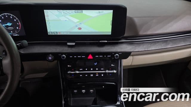 Kia Carnival 2023 — ფოტო 14/20