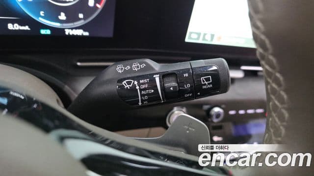 Kia Carnival 2023 — ფოტო 18/20