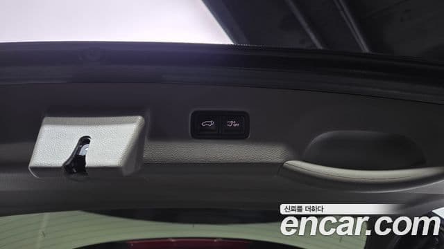 Kia Carnival 2023 — фото 20 из 20