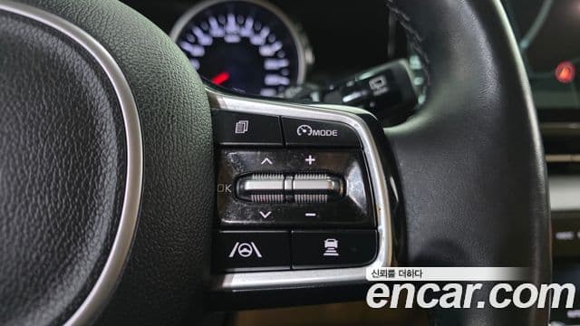 Kia Carnival 2021 — Şəkil 15/20