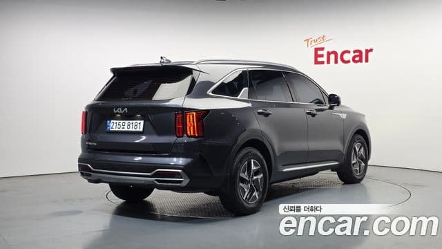 Kia Sorento 2023 — Фото 2/20