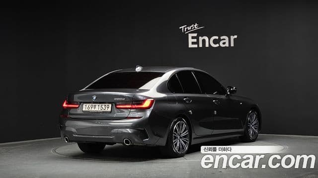 BMW 3 Series 2019 — Фото 2/20