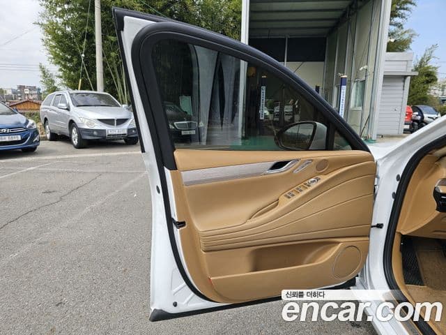 Genesis Electrified G80 2024 — ფოტო 18/20