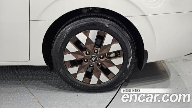 Hyundai Staria 2024 — Şəkil 12/36