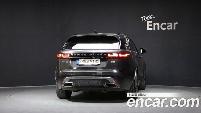 Land Rover Range Rover Velar 2022 — ფოტო 4/20