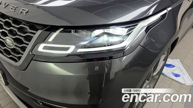 Land Rover Range Rover Velar 2022 — Photo 8/33
