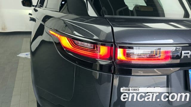 Land Rover Range Rover Velar 2022 — Photo 4/33