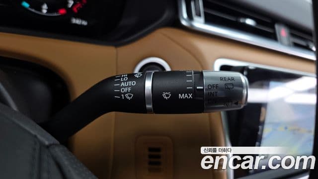 Land Rover Range Rover Velar 2022 — Photo 13/33
