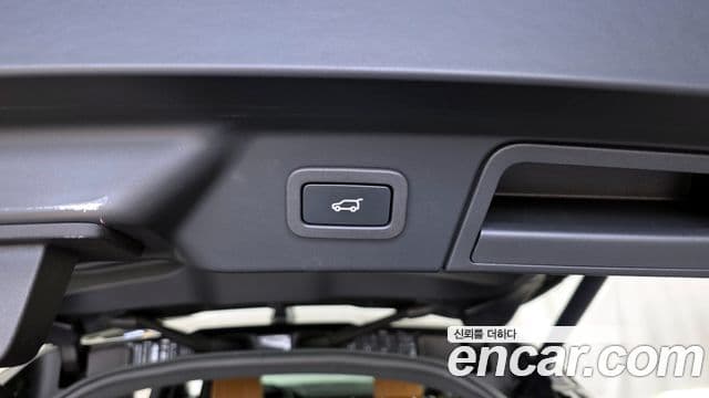 Land Rover Range Rover Velar 2022 — Photo 21/33