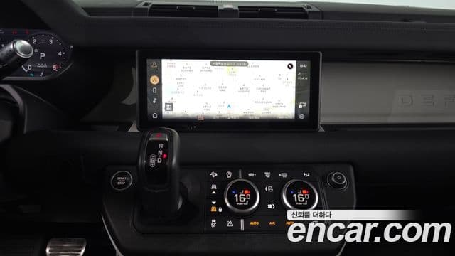 Land Rover Defender 2020 — Фото 13/20
