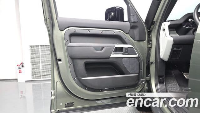 Land Rover Defender 2020 — Şəkil 14/33