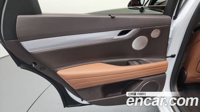 Genesis G80 2023 — Photo 12/30