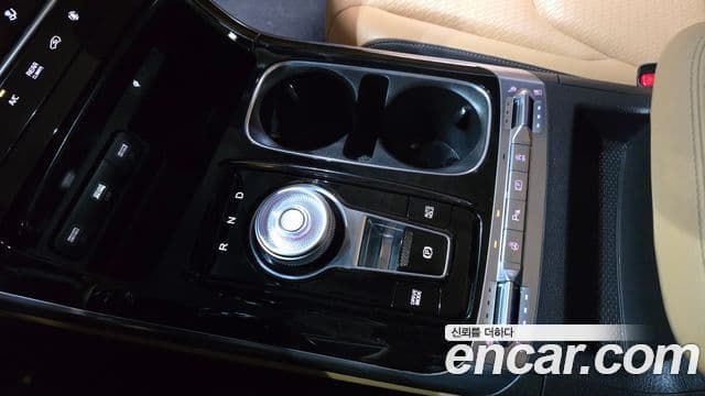 Kia Carnival 2021 — ფოტო 9/20