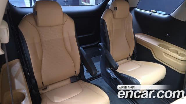 Kia Carnival 2021 — ფოტო 12/20