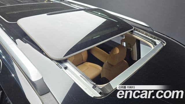Kia Carnival 2021 — ფოტო 19/20