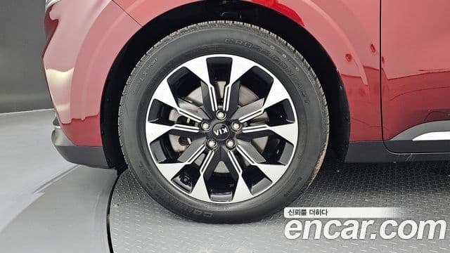 Kia Carnival 2021 — Фото 5/20