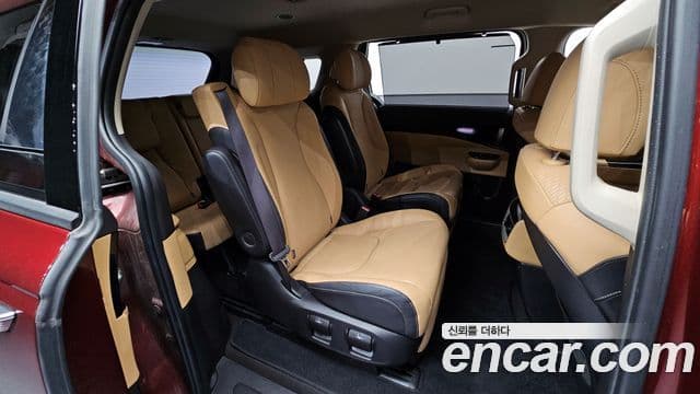 Kia Carnival 2021 — Фото 11/20