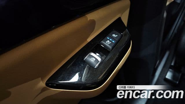 Kia Carnival 2021 — Фото 17/20