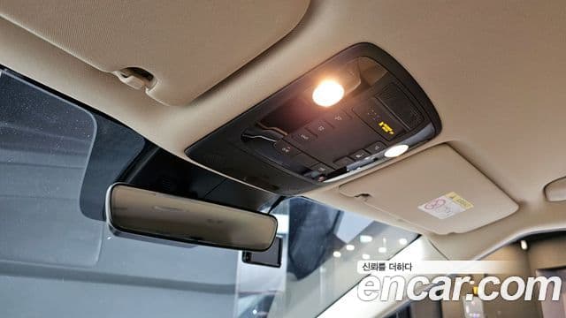 Kia Carnival 2021 — Фото 18/20