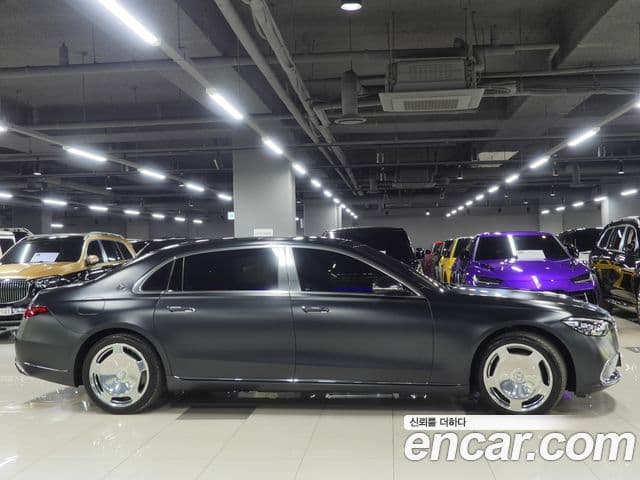 Mercedes-Benz S-Class 2022 — Photo 10/18