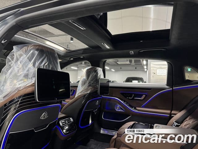 Mercedes-Benz S-Class 2022 — Photo 17/18