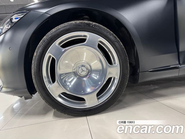 Mercedes-Benz S-Class 2022 — Photo 12/18