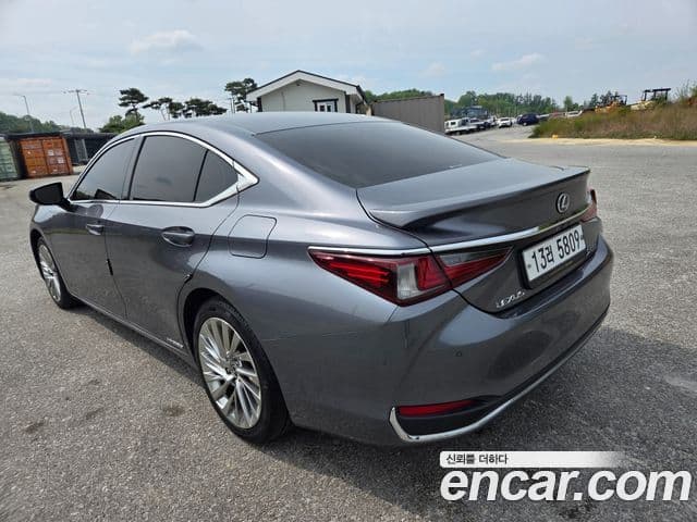 Lexus ES300h 2019 — Şəkil 6/11