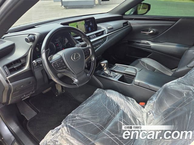 Lexus ES300h 2019 — Şəkil 5/11