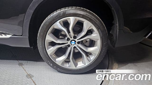 BMW X6 2018 — Photo 14/30