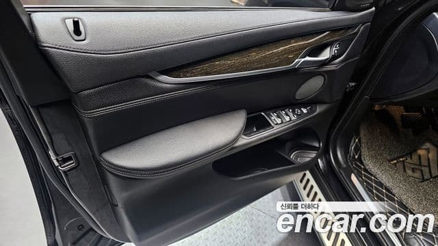 BMW X6 2018 — Photo 22/30