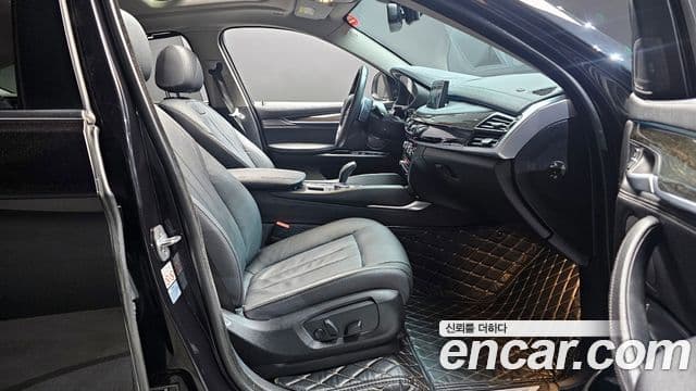 BMW X6 2018 — Photo 25/30