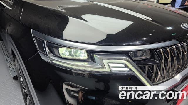 Kia Carnival 2021 — Photo 33/35