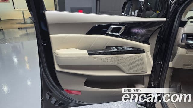 Kia Carnival 2021 — Photo 16/35