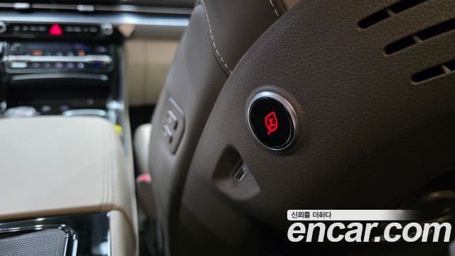 Kia Carnival 2021 — Photo 15/35