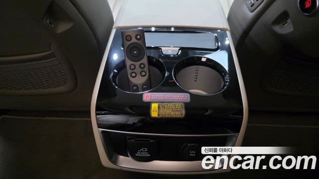 Kia Carnival 2021 — Photo 13/35