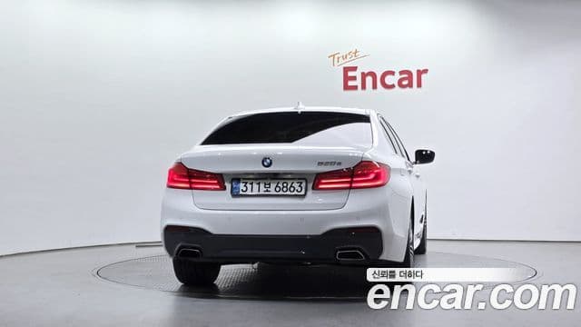 BMW 5 Series 2020 — ფოტო 4/20