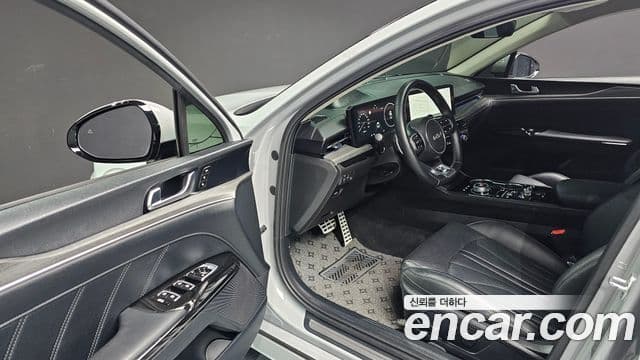 Kia K5 2023 — Şəkil 12/20