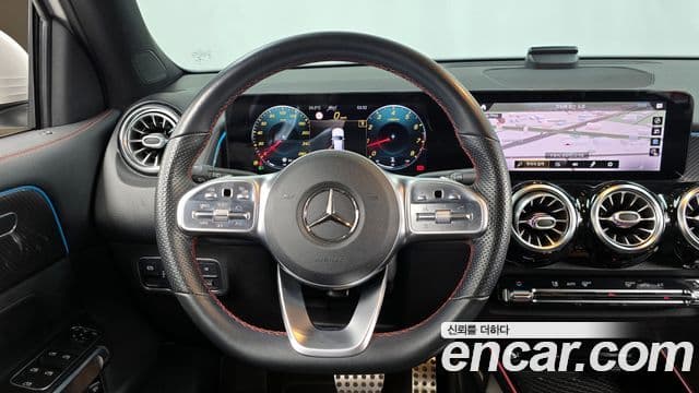 Mercedes-Benz GLB-Class 2021 — Şəkil 13/20