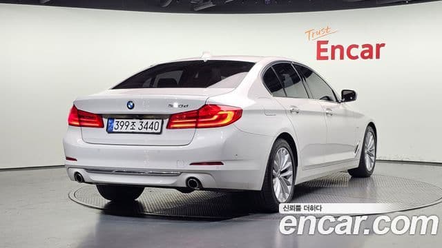 BMW 5 Series 2018 — Şəkil 2/20