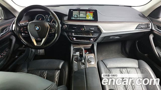 BMW 5 Series 2018 — Şəkil 7/20