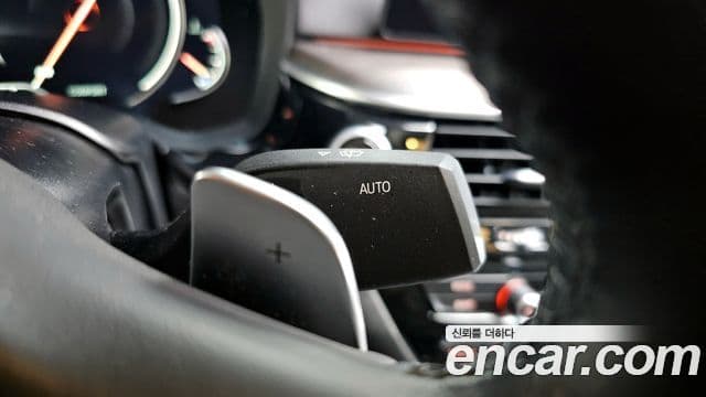 BMW 5 Series 2018 — Şəkil 16/20