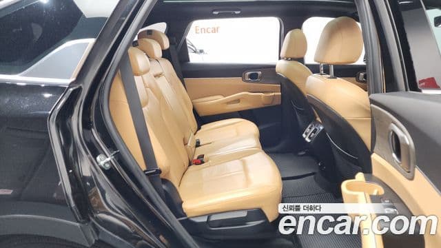 Kia Sorento 2021 — Фото 11/20