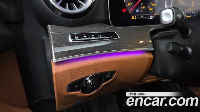 Mercedes-Benz E-Class 2020 — ფოტო 18/20