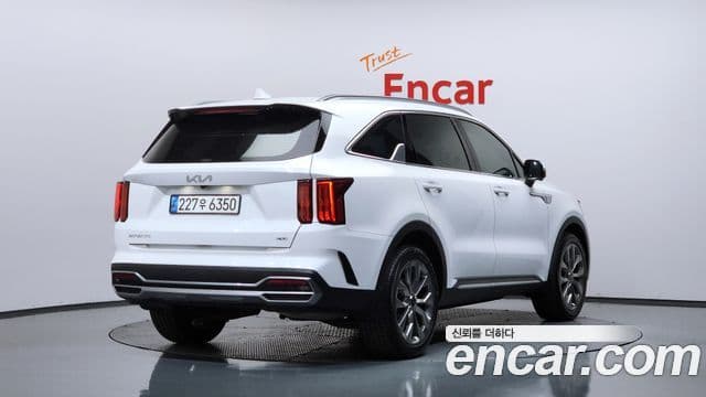 Kia Sorento 2023 — Фото 2/20