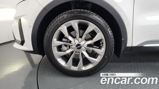Kia Sorento 2023 — Фото 5/20